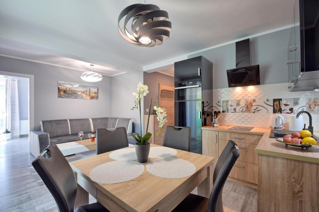 Sea-View Apartamenty Kolorowe Balkony مينززدرويه المظهر الخارجي الصورة